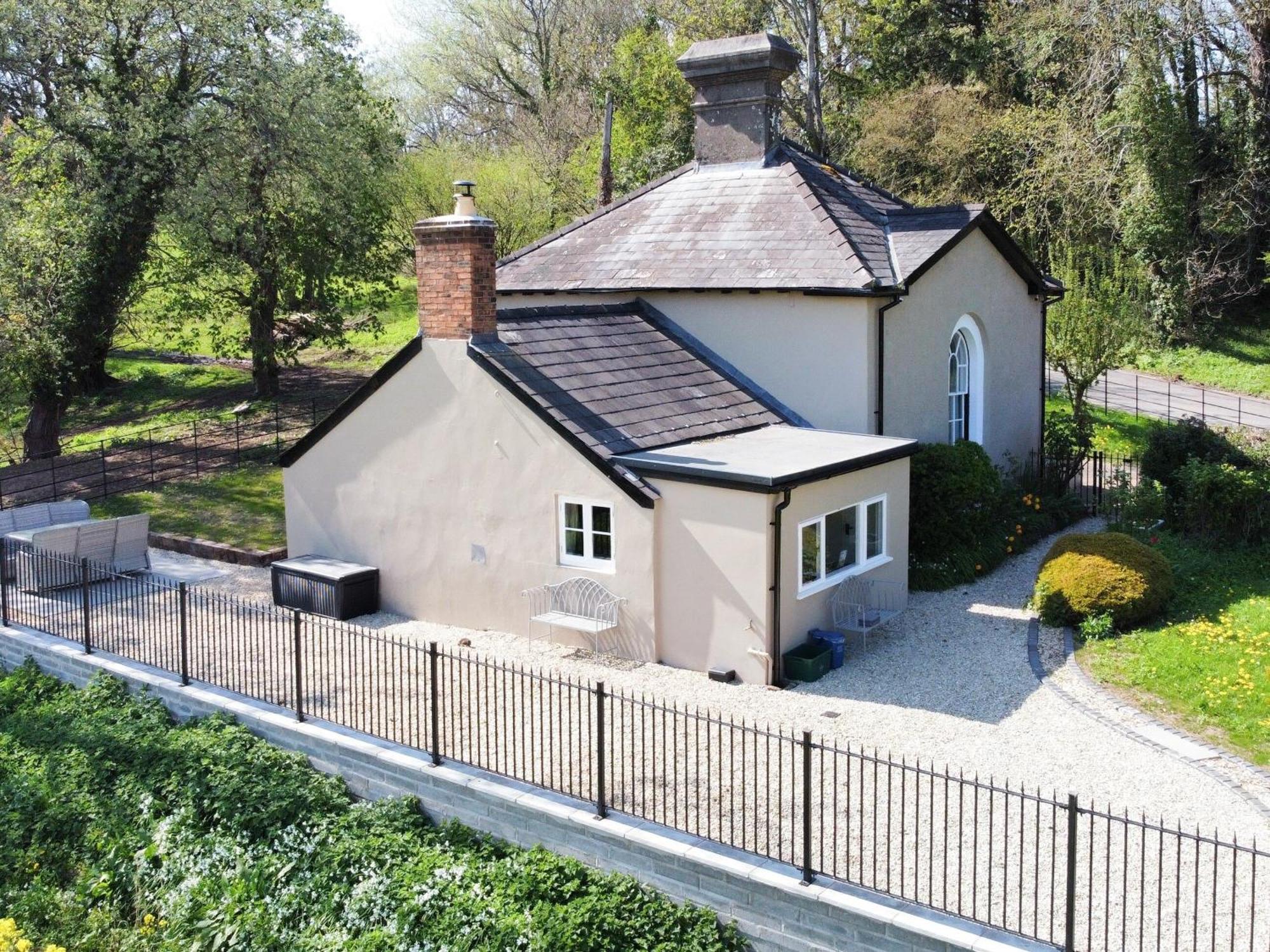 The Lodge Wonastow Luaran gambar